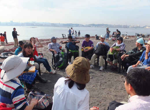 東京湾の小さな無人島で「食べる自然体験」