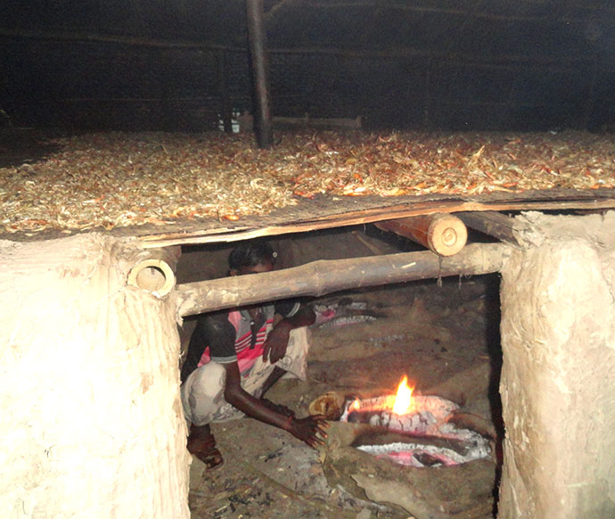 地域の伝統的なエビ乾燥加工技術(KHOTI)