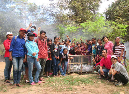 地域の若者と考えるゴミ問題（カンボジア）